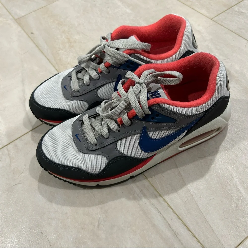 Nike Air Sneakers - Gray, Red, and Blue size 8